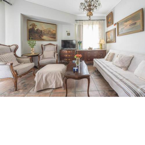 Seaside 2BR apartment in Varkiza 2mins walk from beach