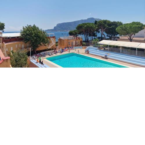 Seaside Apartment Ashur Mondello
