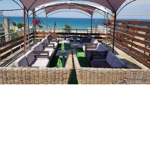 Seaside Apartments & Rooms Kampouri