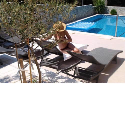 Seaside apartments with a swimming pool Okrug Donji, Ciovo - 5244