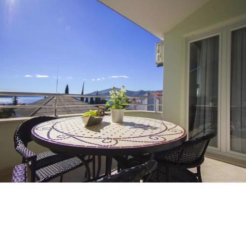 Seaside apartments with a swimming pool Okrug Gornji, Ciovo - 5959