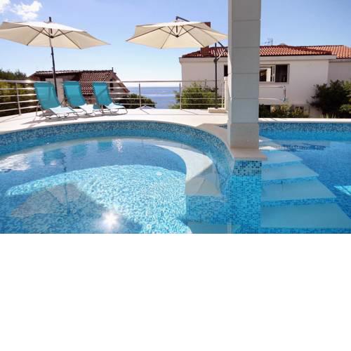 Seaside apartments with a swimming pool Zavalatica, Korcula - 9150
