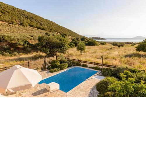 Seaside Aqua Bliss & Serenity with Private Pool