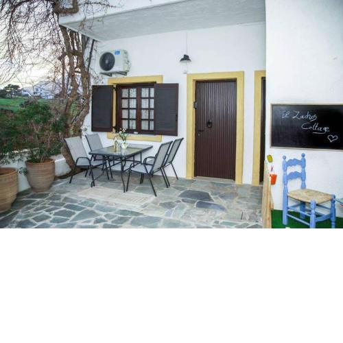 Seaside Family house with playground - El Zachos