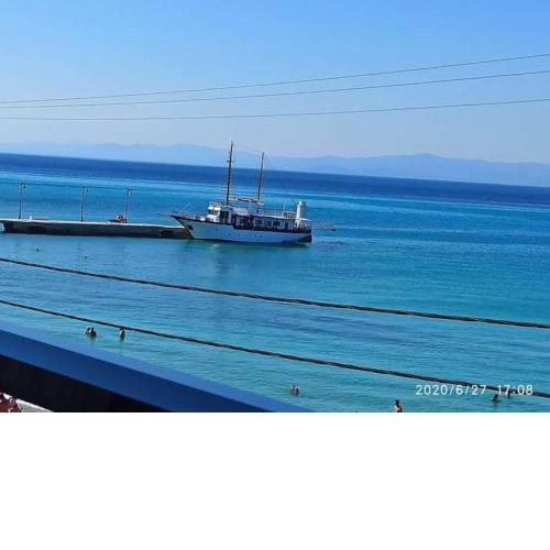 Seaside flat 5m away from beach