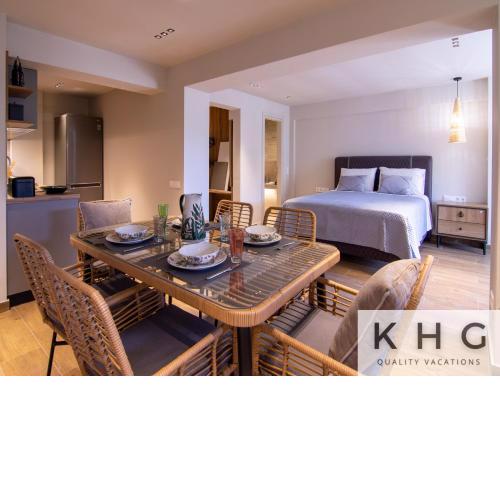Seaside ground floor elegant Suite in Fiskardo! 20 steps from Zavalata beach!