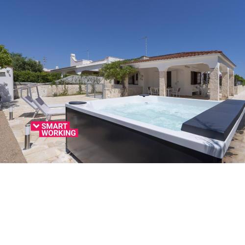 Seaside House with Jacuzzi by Wonderful Italy