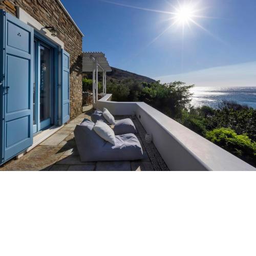Seaside luxury villa