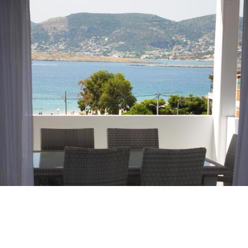 Seaside Modern Apartment - Explore Athens and Beyond