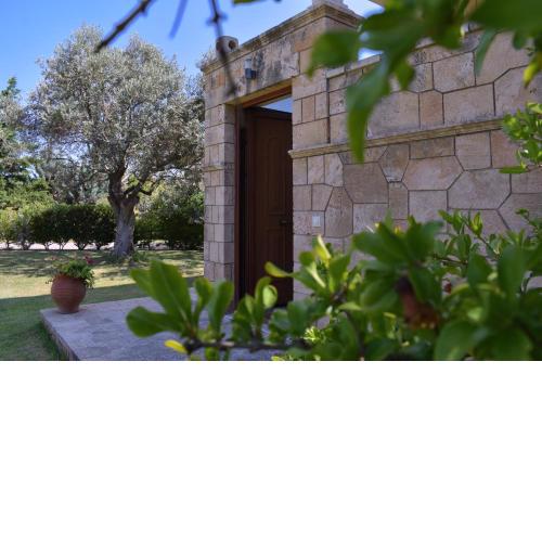 Seaside "Stone & Light Villa" close to Aegina City