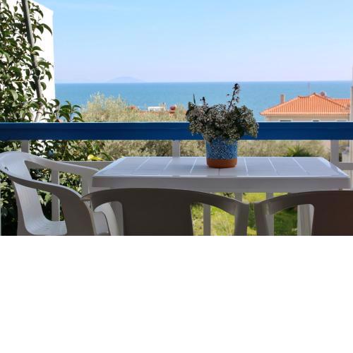 Seaview -2 Space - selfcatering Apartment - Helen No 5