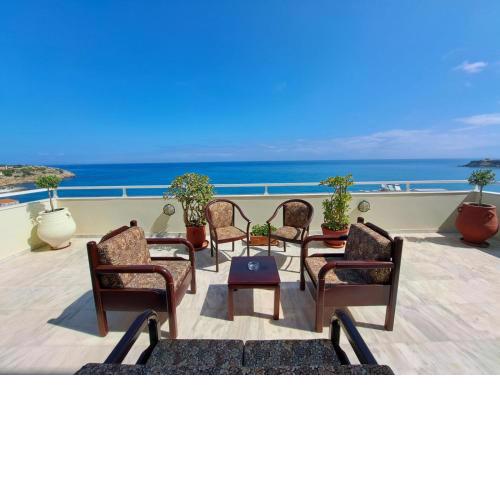 Seaview Flora's Luxury Apartment