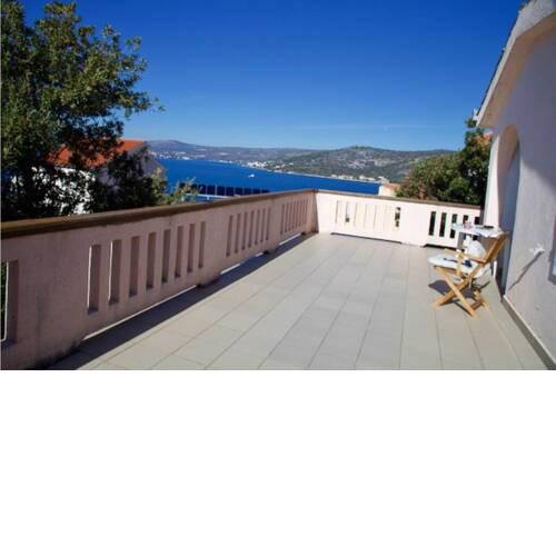 Seaview House ideal for families, pets allowed