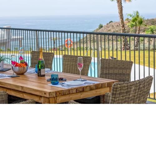 Seaview Luxury 2 Bedrooms Apt in Reserva del Higueron