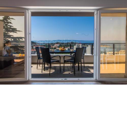 SeaView Penthouse Divi