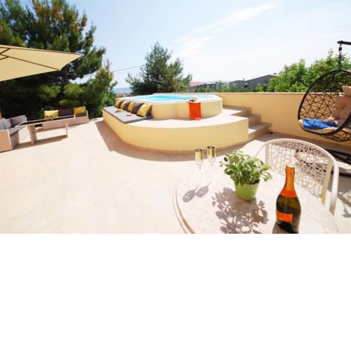 Seaview Villa w Pool