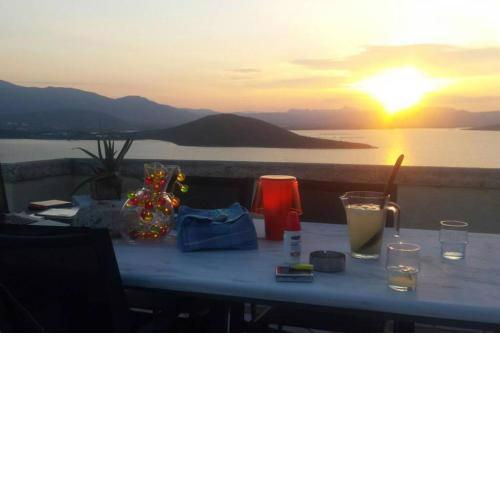 Secluded house with great view and private beach