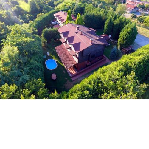 Secluded Villa with Pool Surrounded by Nature in Sapanca