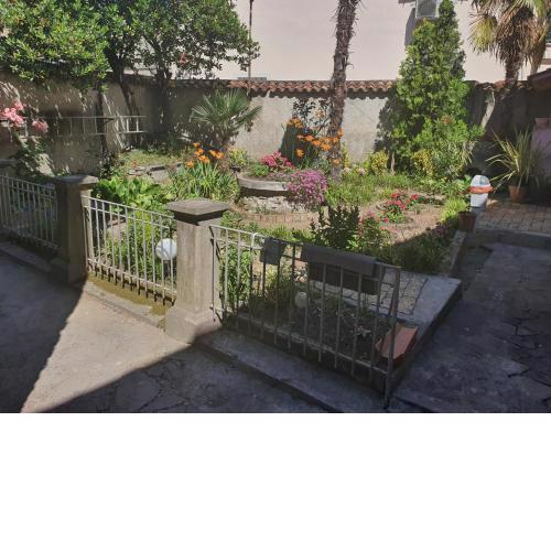 Secret Garden Apartment