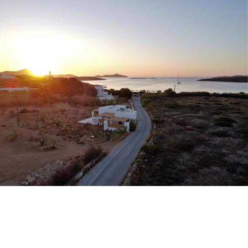 SeeTheSea Brand new luxury property for 4 guests by the Sea!