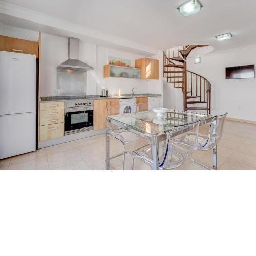 SELF Check-in Duplex in San Juan with 2 bedrooms