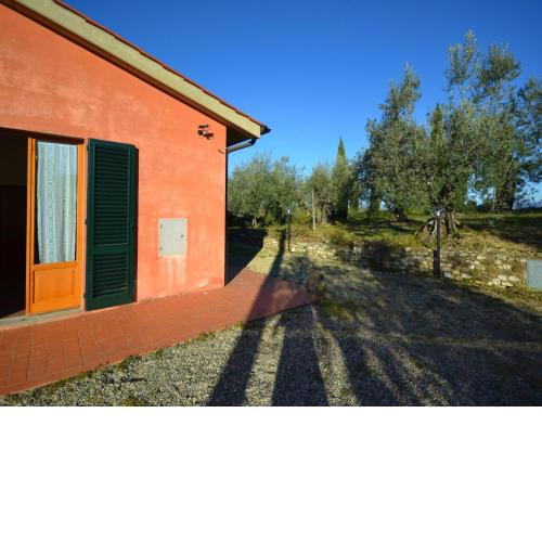 Semi detached house in traditional agriturismo with clear view of the Chianti