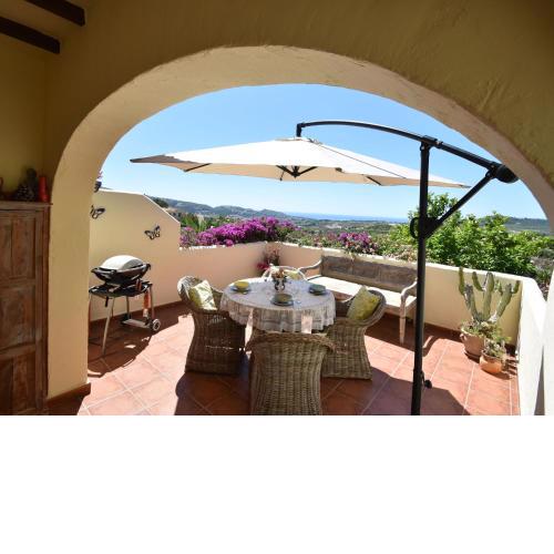 Semi detached house with beautiful sea views and communal pool