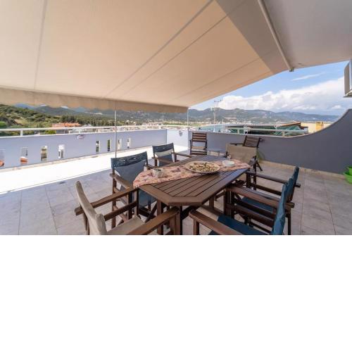 Semiramis apartment with view / Sleeps 9 adults