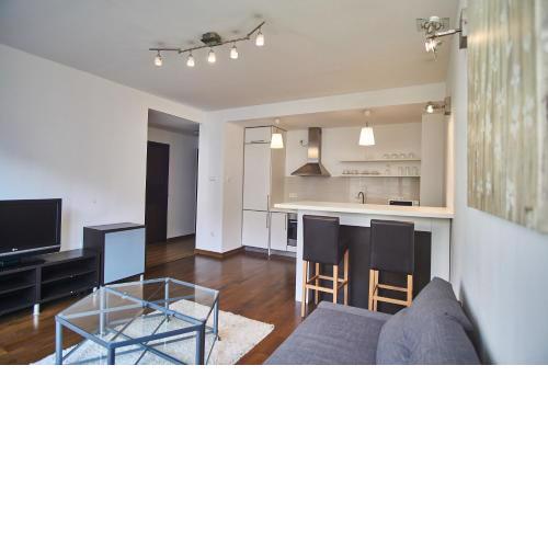 SENATOR APARTMENTS - hostAID