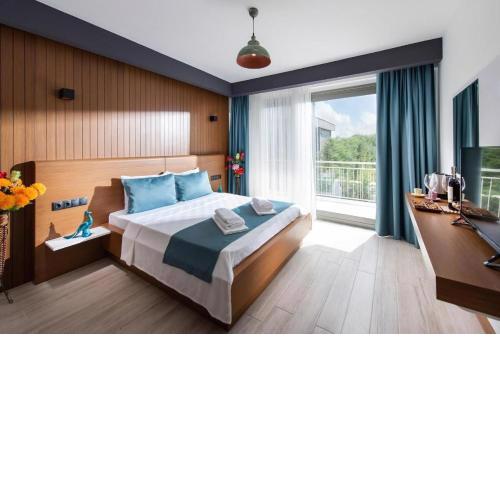 Seren Hotel by Renovu