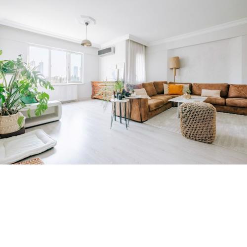 Serene Flat w RefreshingView 7 min to Trump Towers