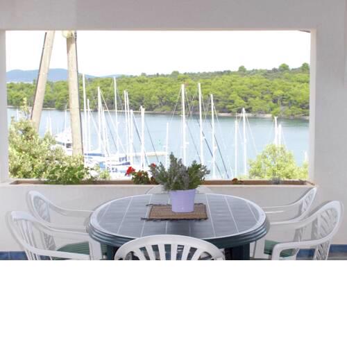 Serene Holiday Home in Veli Rat with Terrace