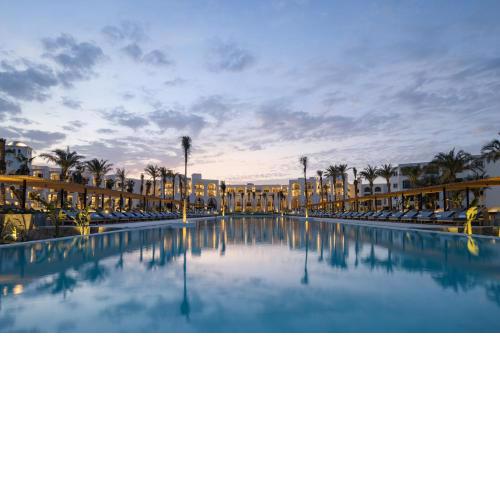 Serry Beach Resort