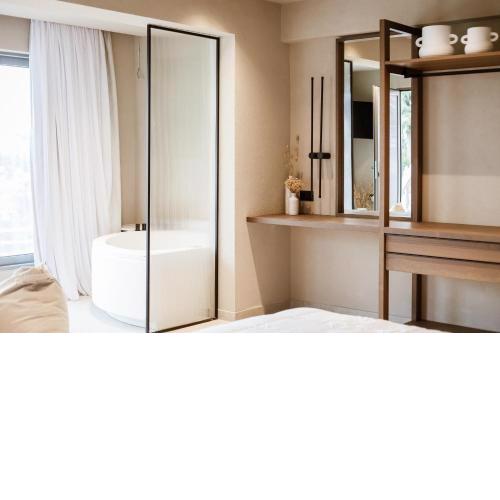 Sevasti Seaview Suite