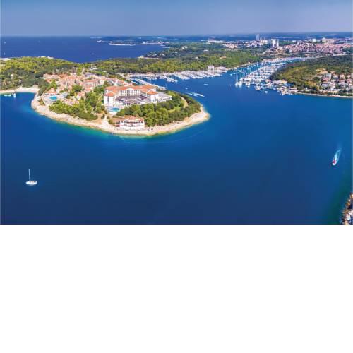 Seven-Bedroom Holiday Home in Pula