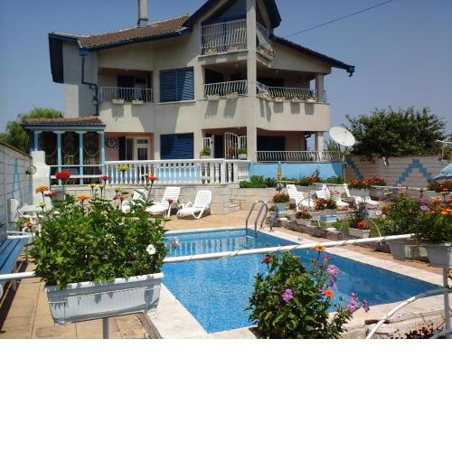 Shabla Old Blue House