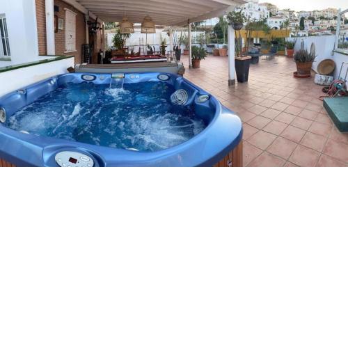 SHR048 Amplio Atico en playa de Burriana con Jacuzzi y Parking