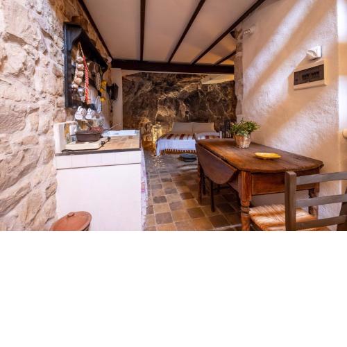 Si-Moutique, le Case-grotte degli Avi