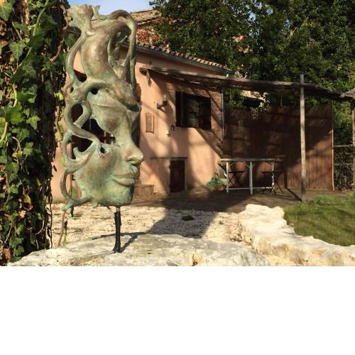 Silence and relaxation for families and couples in the countryside of Umbria