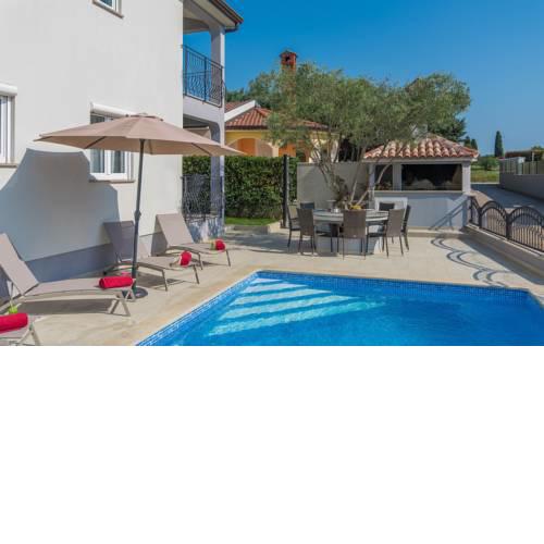 Silver Holiday House