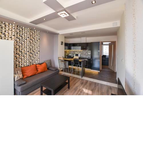 Silver-Wing Apartment