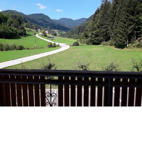 Simnovi apartmaji - surrounded by nature