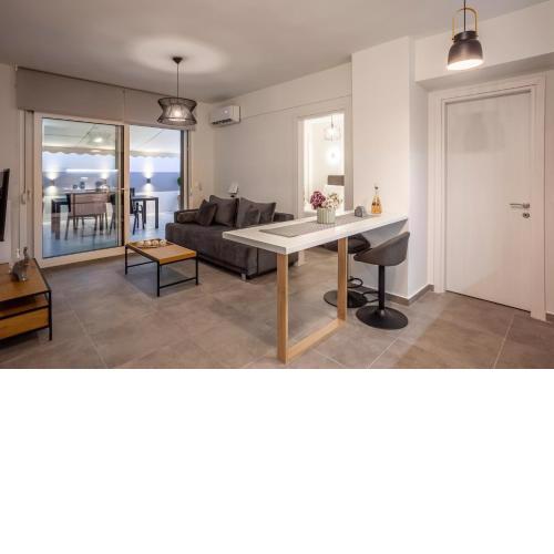 Simone By Socrates Junior Houses