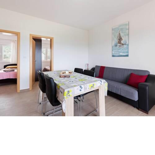 Simplistic Apartment in Neviđane with Balcony