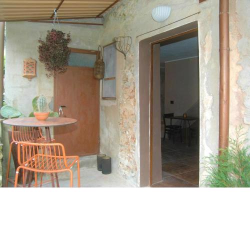 Simplistic Holiday Home in Molina di Quosa with Terrace