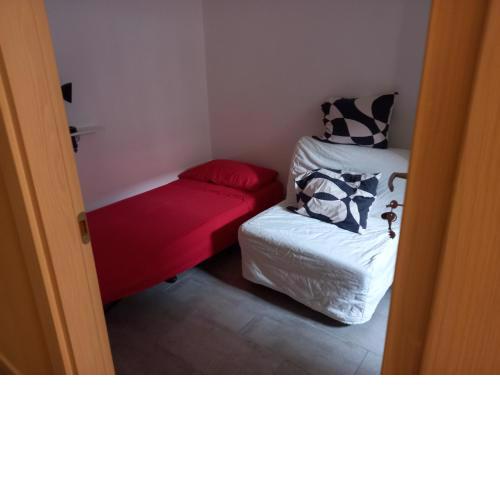 Single Room in Historical City Centre with Private Bathroom