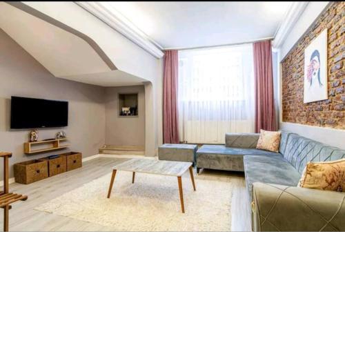 Şişli Şehir Merkezinde Bahçeli Lüks Daire