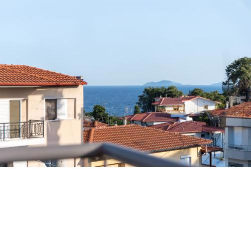 SithoniaRS 2nd Floor Center Apartment with amazing Seaview