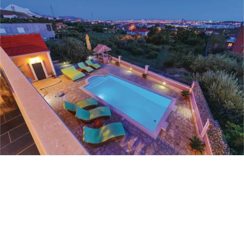 Six-Bedroom Holiday Home in Kastel Sucurac with Sea View