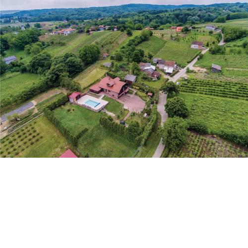 Six-Bedroom Holiday Home in Ludbreg